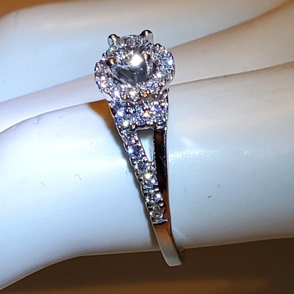 14K WHITE GOLD RING - Picture 2 of 10